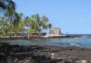 Puuhonua o Hanaunau by OldPine at wts wikivoyage (Own work) [Public domain], via Wikimedia Commons