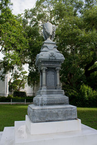 John Gorrie Monument by Balon Greyjoy (own work) via Wikimedia Commons