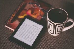 Ereader and coffee by Aliis Sinisalu from stocksnap.io