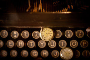 Vintage Typewriter with clocks by Cliff Johnson from stocksnap.io